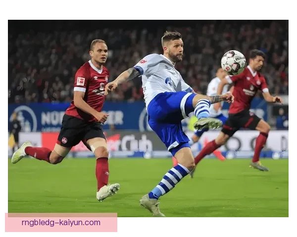 沙尔克整体实力逐渐提升，球队在新赛季表现值得关注。