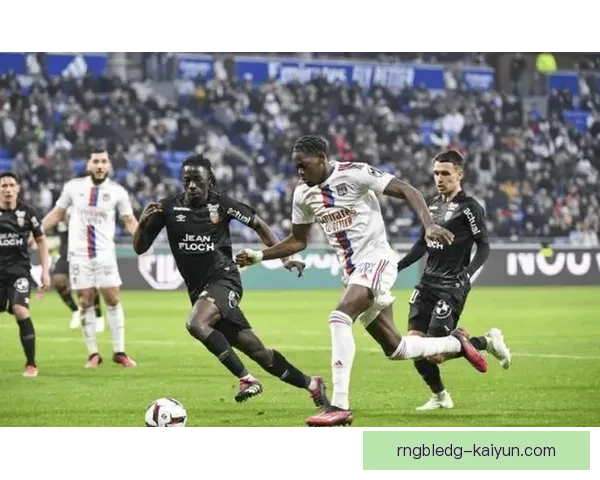 里昂进攻数据持续提升，本赛季场均射正与关键传球表现稳健